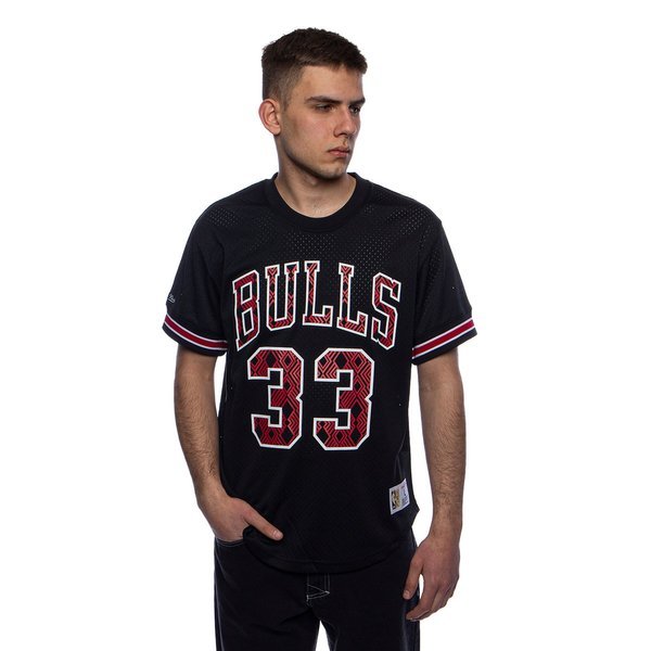 Mitchell & Ness Chicago Bulls #33 Scottie Pippen black Name