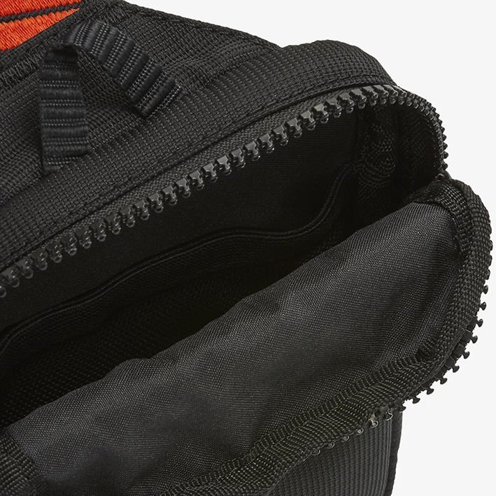 nike essential hip pack black