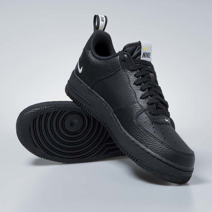 Sneakers Nike Air Force 1 '07 LV8 Untility black / white-black-tour ...