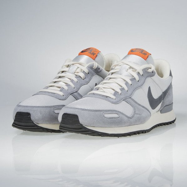 nike air vortex grey black