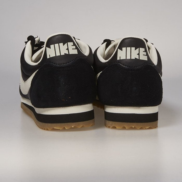 nike cortez gum sole