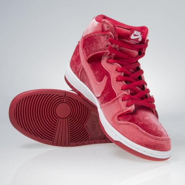 sb dunk gym red