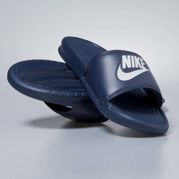 nike sliders 5.5