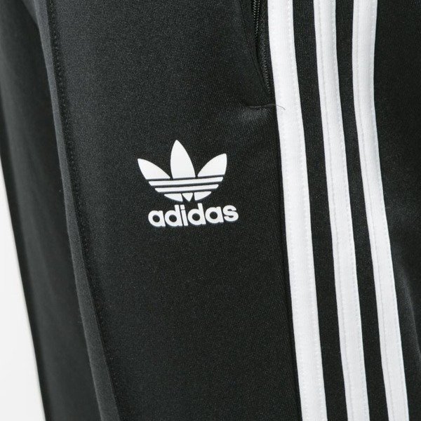 Sweatpants Adidas Originals SuperStar Relaxed Cropped Track Pants black ...