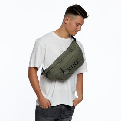 nk tech hip pack