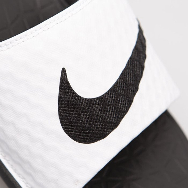 Klapki Nike Benassi Solarsoft white / black (705474-100)