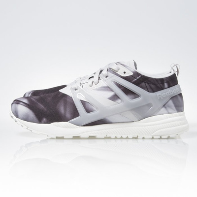 Sneakers buty Reebok Classic Ventilator Adapt Graphic steel / black / chalk (V69419)