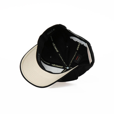 Czapka Mitchell & Ness snapback Boston Celtics black Outline Snapback