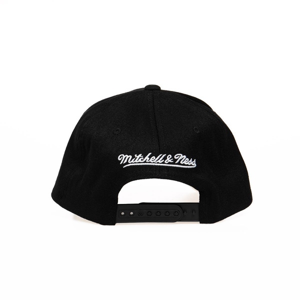 Czapka Mitchell & Ness snapback Boston Celtics black Outline Snapback