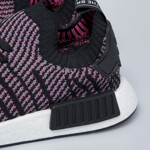 Sneakers buty Adidas Originals NMD_R1 STLT PK core black / grey four / solar pink CQ2386