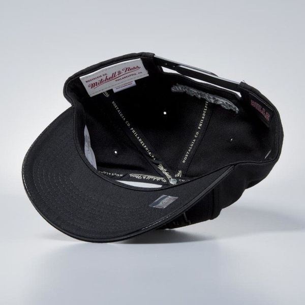 Czapka Mitchell & Ness snapbeck Chicago Bulls black Thirteens