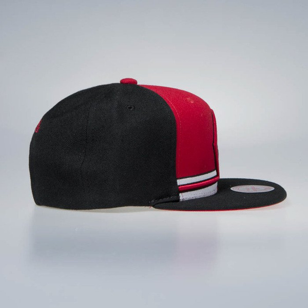 Czapka Mitchell & Ness Snapback Chicago Bulls black Shorts Split SB