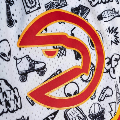 Szorty Mitchell & Ness Atlanta Hawks Doodle Swingman Shorts białe
