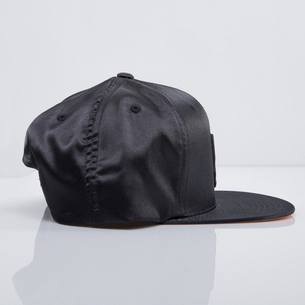 Undefeated czapka snapback Flight Jacket black