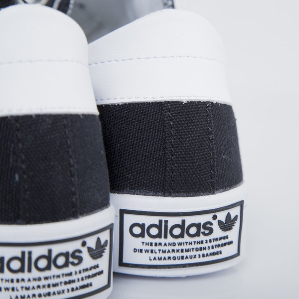 Sneakers buty Adidas CourtVantage black / white (S79302)