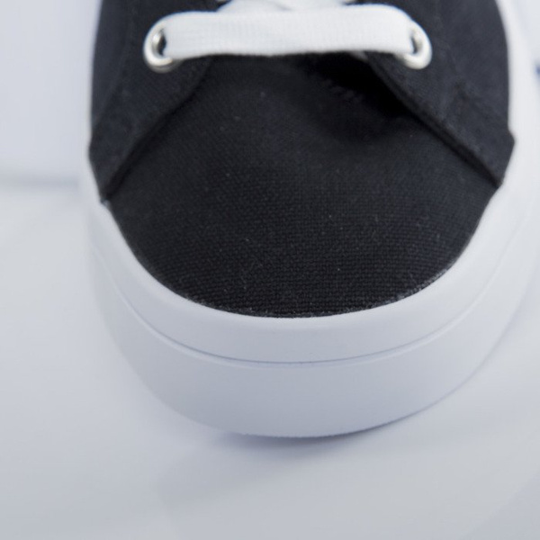 Sneakers buty Adidas CourtVantage black / white (S79302)