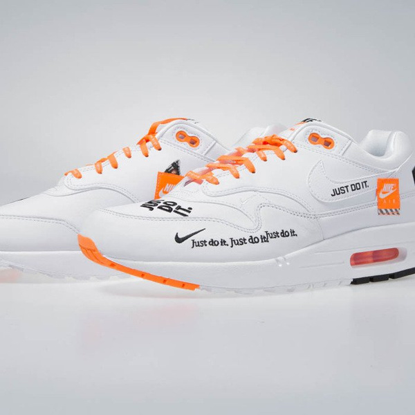 Sneakers buty Nike Air Max 1 LX white/black-total orange (917691-100)