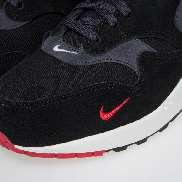 Sneakers buty Nike Air Max 1 Premium black/oil grey-university red (875844-007)