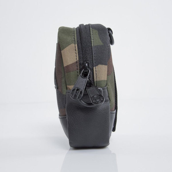 HUF saszetka nerka Camera Case woodland camo