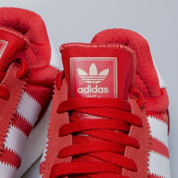 Sneakers buty Adidas Originals Iniki Runners red / footwear white / gum BB2091