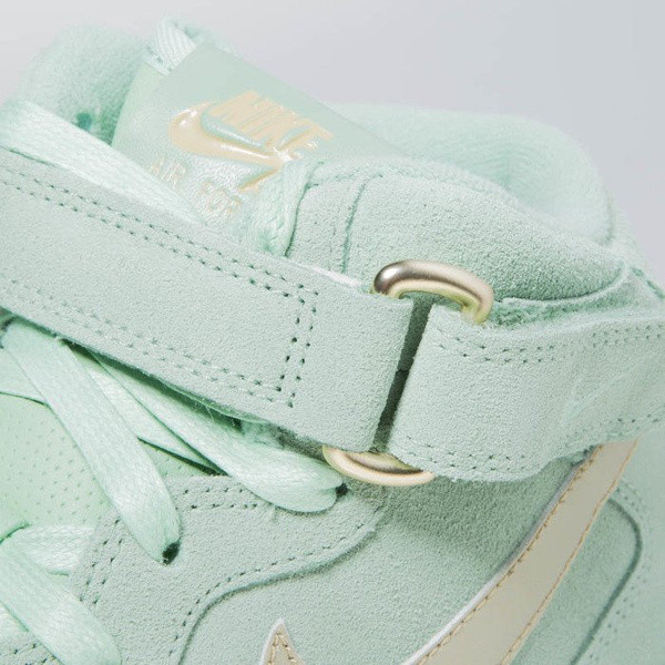 Sneakers buty Nike WMNS Air Force 1 '07 Mid Seasonal enamal green / metalic gold star 818596-300