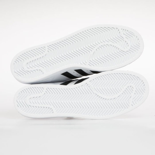 Sneakers buty Adidas Superstar white / black (C77124)