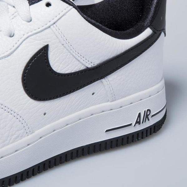 Sneakers buty Nike WMNS Air Force 1 '07 SE white / black - white - black AA0287-100