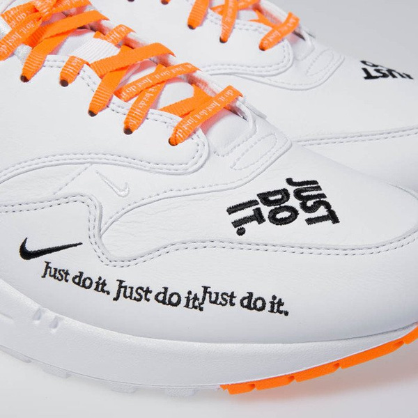 Sneakers buty Nike Air Max 1 LX white/black-total orange (917691-100)