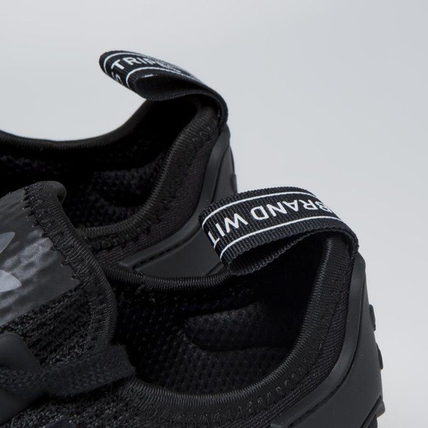 Sneakers buty Adidas Originals NMD_R1 black/black/gum (B42200)