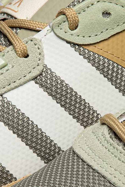 Sneakers buty Adidas Originals ZX 700 HD Shoes beżowe (H01849)