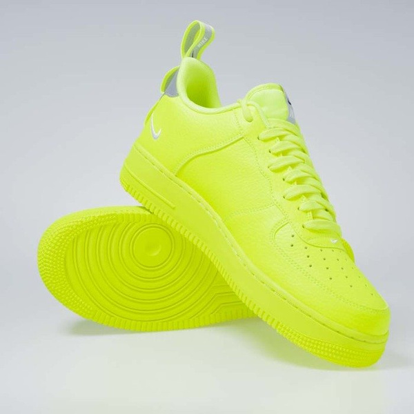 Sneakers buty Nike Air Force 1 '07 LV8 Untility volt / white-black-wolf grey (AJ7747-700)