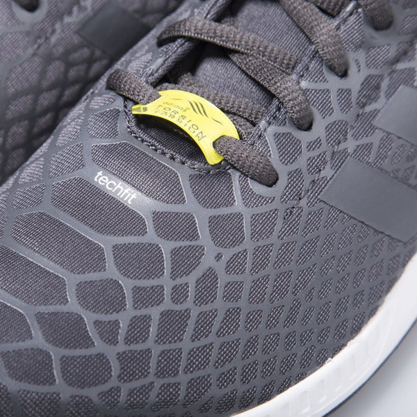 Sneakers buty Adidas Originals ZX Flux Techfit shadow black / white (S75488)