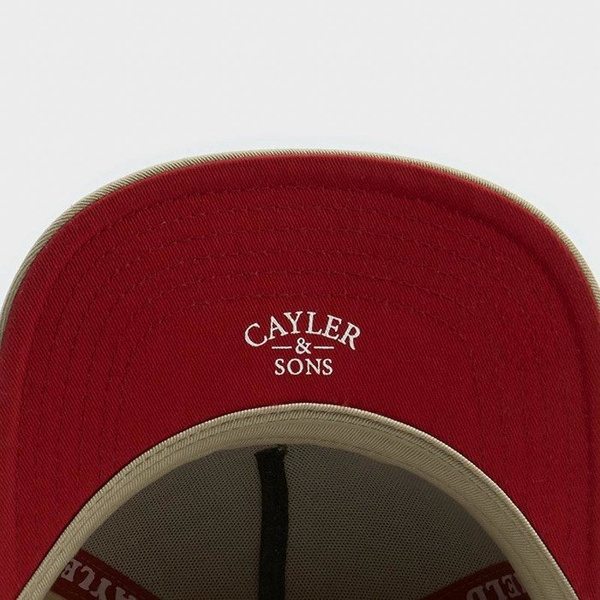 Czapka z daszkiem Cayler & Sons strapback WL Hyped Garfield sand / red
