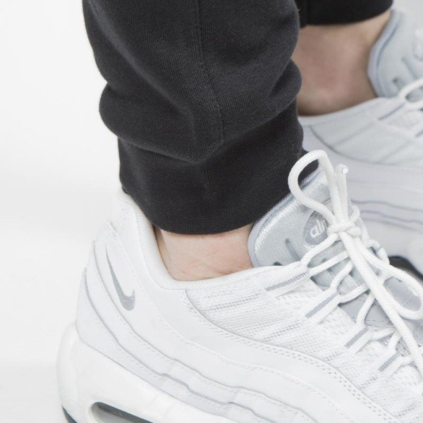 Spodnie dresowe Nike NSW Jogger Club black 804408-010