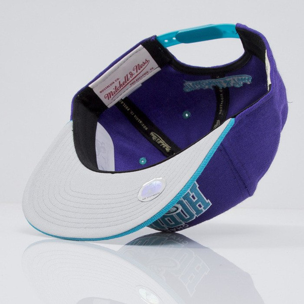 Mitchell & Ness czapka snapback Charlotte Hornets purple Team Arch NA80Z