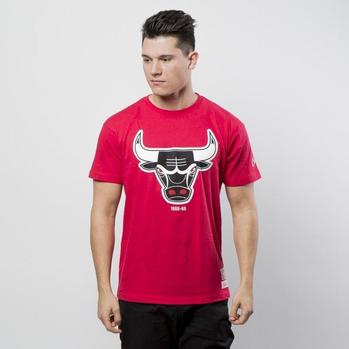 Mitchell & Ness Chicago Bulls T-shirt red Bulls 68-69 Logo