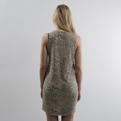 Jungmob dresses Panther leopard