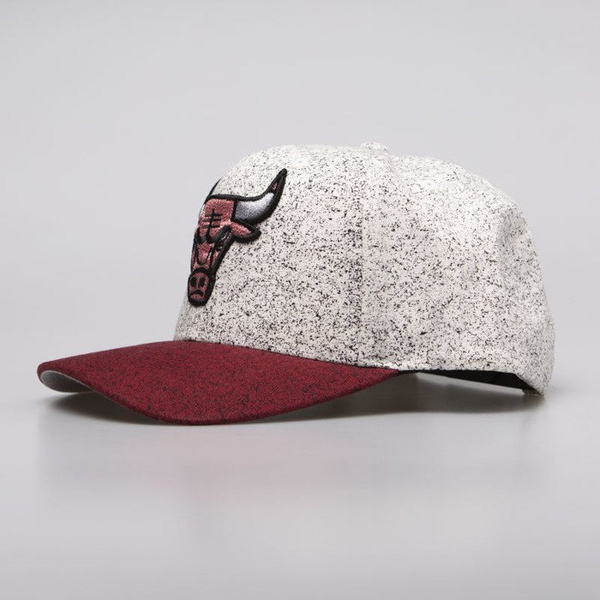 Czapka Mitchell & Ness snapback Chicago Bulls white / red No Rest Snapback