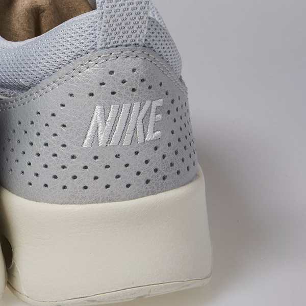 Sneakers buty Nike WMNS Air Max Thea Premium Leather metallic platinum / pure platinum 904500-004