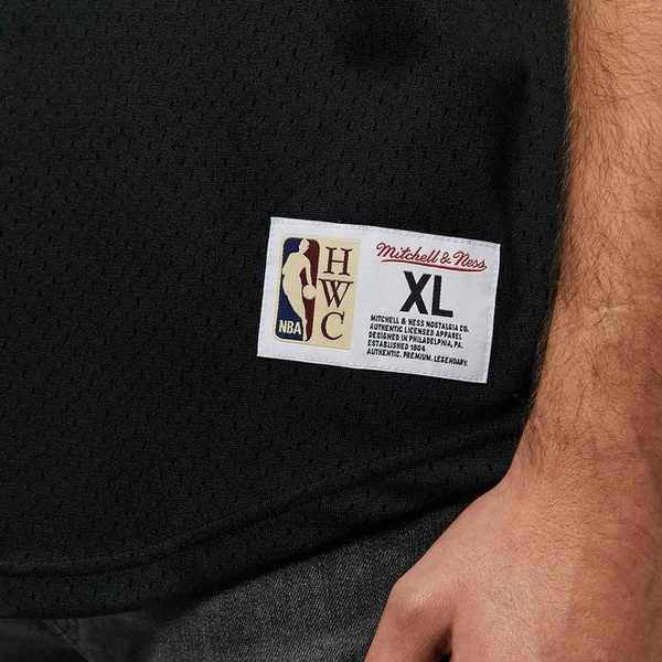 Koszulka Mitchell & Ness Boston Celtics #33 Larry Bird black Name & Number Mesh Crewneck