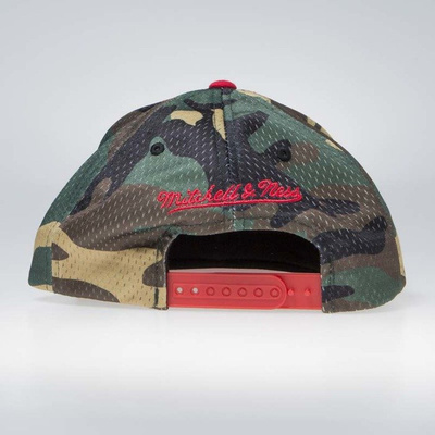 Mitchell & Ness Atlanta Hawks Woodland Snapback Cover camo