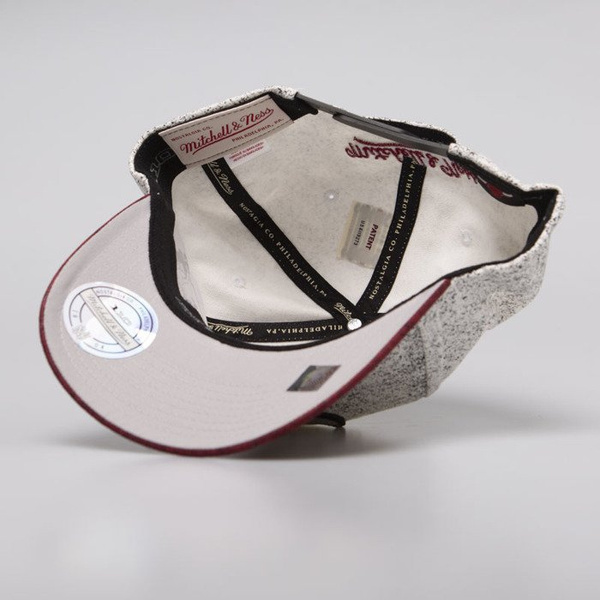 Czapka Mitchell & Ness snapback Chicago Bulls white / red No Rest Snapback