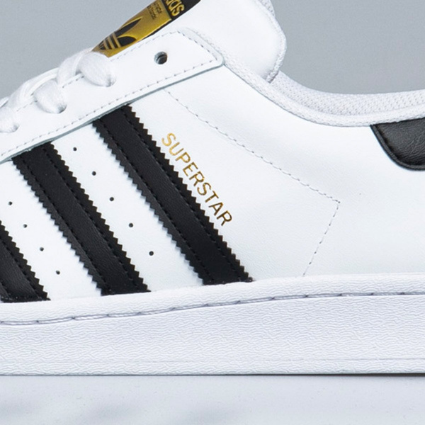 Sneakers buty Adidas Originals Superstar białe (EG4958)