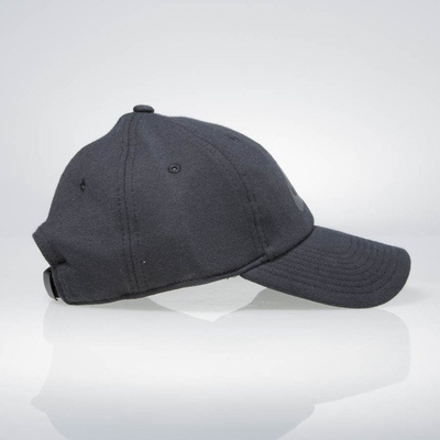 Nike Womens Heritage 86 Strapback black 828647-010