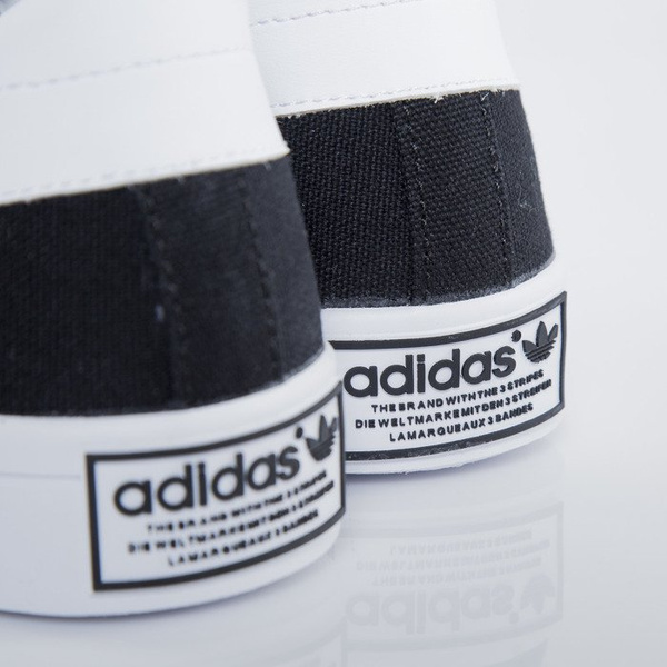 Sneakers buty Adidas CourtVantage black / white (S79302)