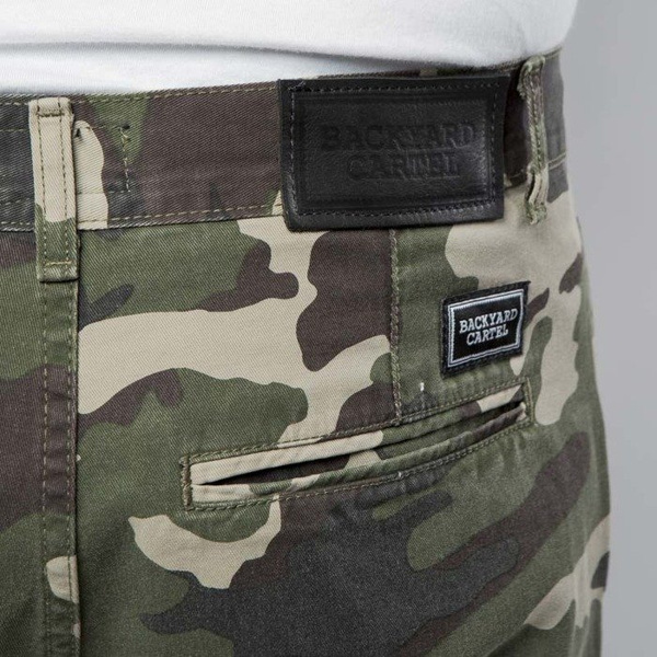 Backyard Cartel spodnie Chinos Label tapered fit woodland camo