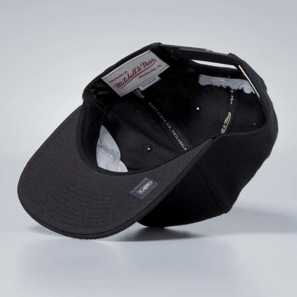 Czapka Mitchell & Ness snapbeck Chicago Bulls black Full Dollar