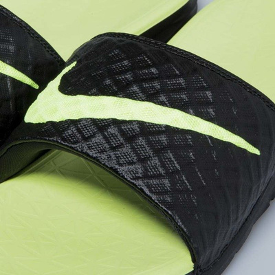 Klapki Nike Benassi Solarsoft black / volt 705474-070