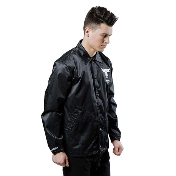 Kurtka Mitchell & Ness Chicago Bulls black NBA Satin Coaches Jacket