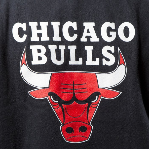 Bluza Mitchell & Ness Chicago Bulls Crewneck black Tight Defense